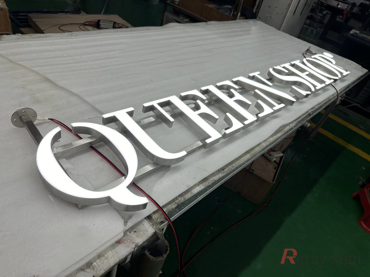LeiTin20's tweet image. Hanging Signs Led llluminated Front Lit Channel Letters 
#channellettersign 
#frontlitsign 
#retaysign