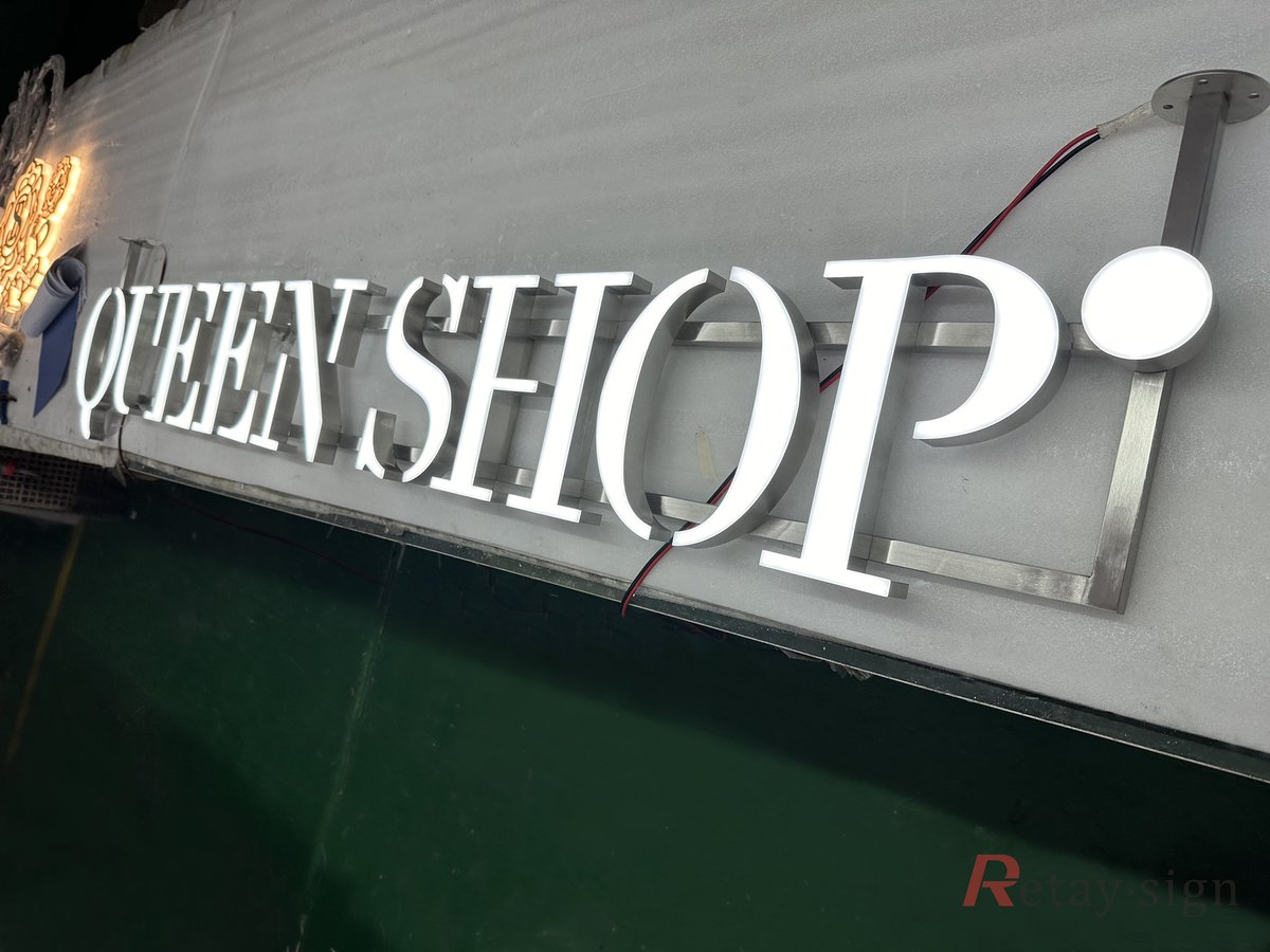 LeiTin20's tweet image. Hanging Signs Led llluminated Front Lit Channel Letters 
#channellettersign 
#frontlitsign 
#retaysign