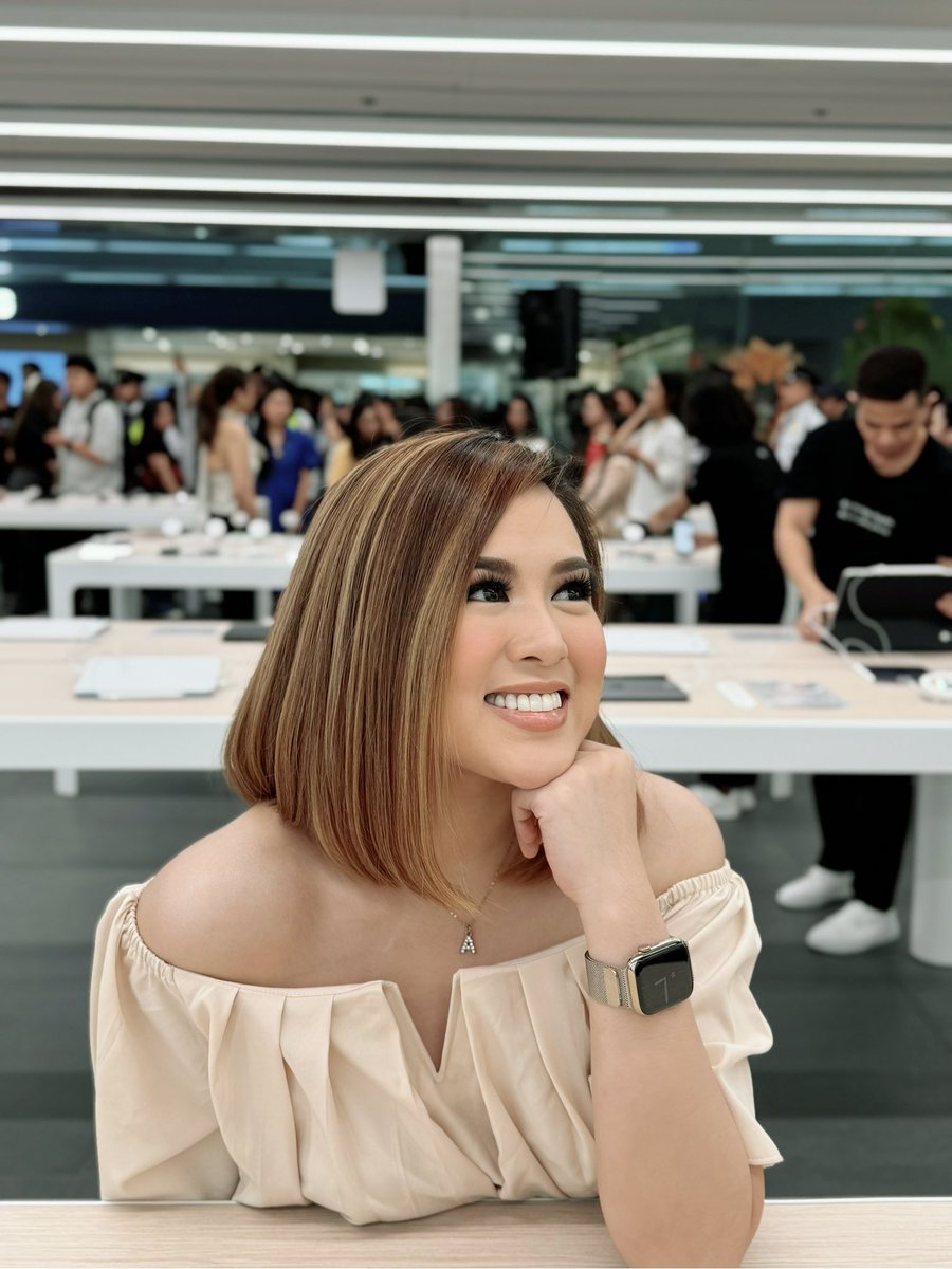 aidelacruz's tweet image. Dropped by the HUGE reopening of @PowerMacCenter’s newest Apple Premium Partner store at SM Megamall 🩶

Shop ‘til Aug. 31 for a chance to win:
🚗 Brand-new car (BYD Atto 3)
✈️ Business-class flights to USA &amp;amp; Japan
🎁 ₱150k GCs
+more!

#PMCRoadto30
#PMCExperience
#PowerMacCenter