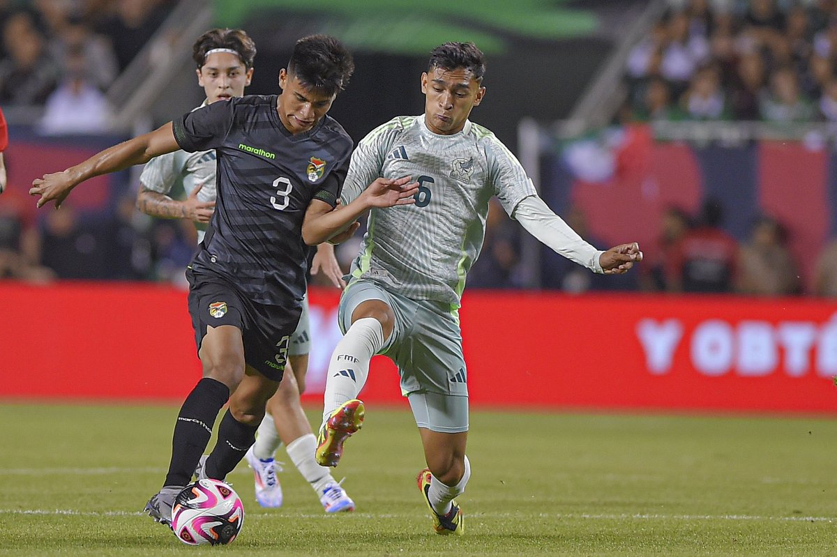 MEDIO TIEMPO #México 0-0 #Bolivia 📺 Canal 5 y Canal 8 de @TelevisaMty #DeRegiosParaRegios