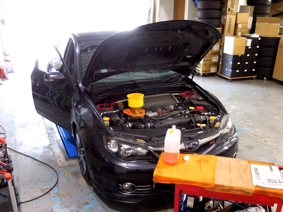 ProvaYokohama's tweet photo. #grb #wrxsti #ใฏใผใฉใณใ ๅฎๆไบคๆใงใฎใๆฅๅบใงใใในใใซ่ปใฏใจใขใๆใใใใใฎใงใๅๅง็ใงใใๅฟตๅ
ฅใใซใจใขๆใใใใพใใใใใใจใใใใใพใใ๏ผ#subaru #prova #enginecoolant #llc #maintenance #6speed https://t.co/UmNt3jEM6S