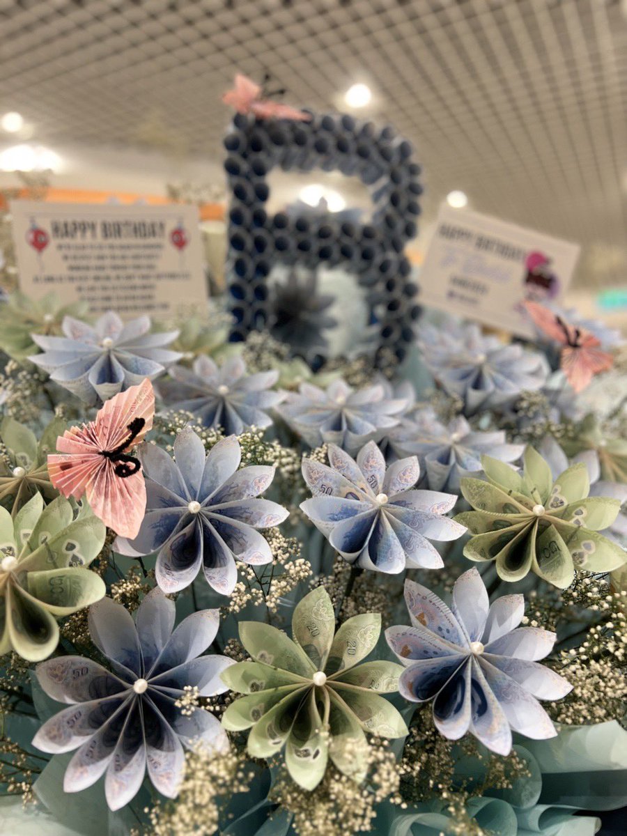 BuildJFC's tweet photo. 🔹Buildくんバースデープロジェクト
マネーフラワースタンド🔹

可愛らしいスタンドが出来ました💙

#Biu30thBirthdayProjects 
#BuildJakapan #Beyourluve 
#BUILDLETSGROWTHREEGETHER 
@JakeB4rever https://t.co/vNGwv7ekfJ