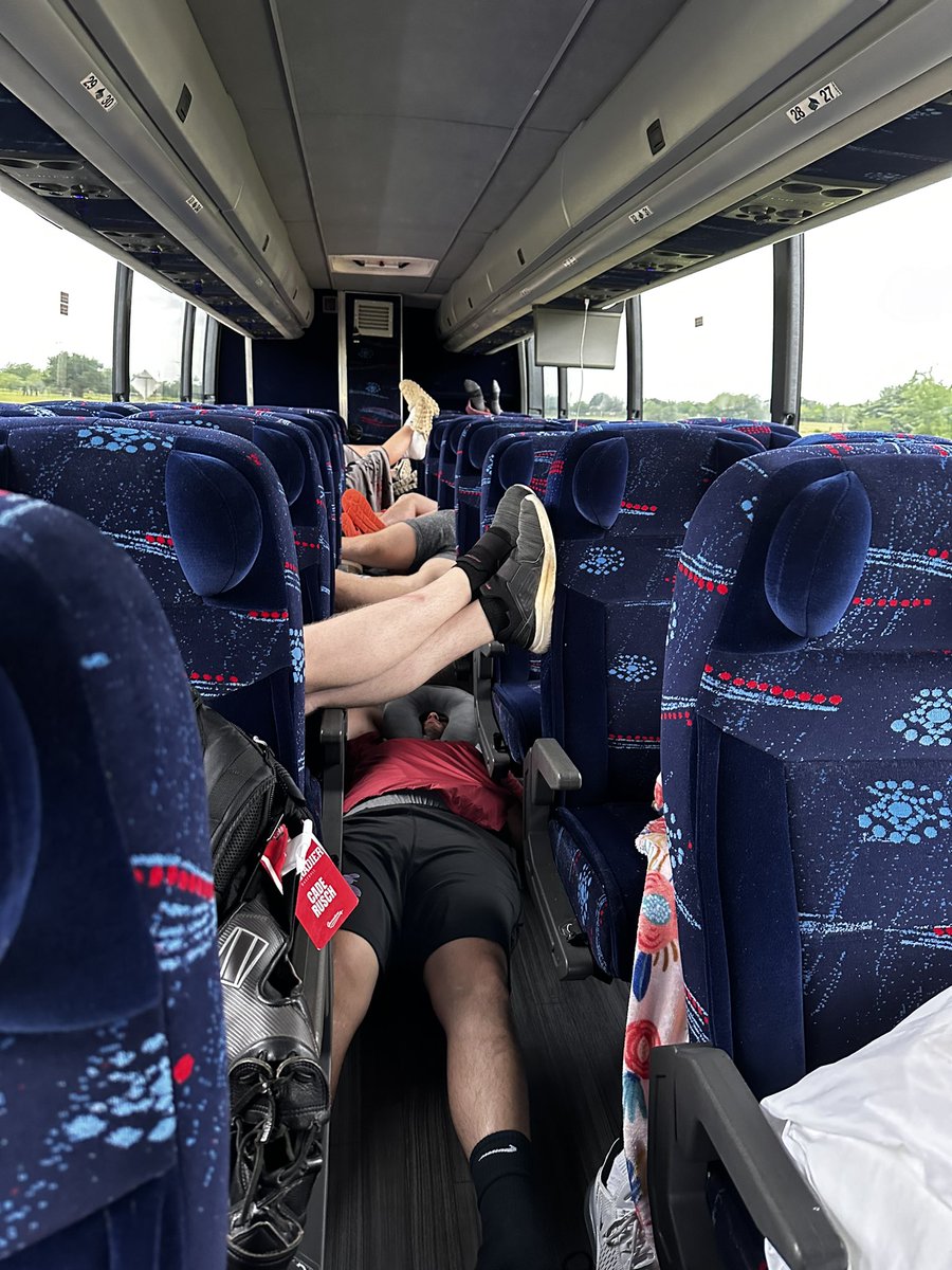 2:45am bus to SDF
27 checked bags
2 layovers
3hr waiting on a pilot in PHX 
3 hr bus ride to Lewiston
7am 2 hr bus to GEG
6hr delay in GEG
1 missed connection 
7hr on a plane that didn’t move
2 cancelled flights 
12hr in DWF
2 hotels in Dallas
13hr bus ride Dallas ▶️ IUS