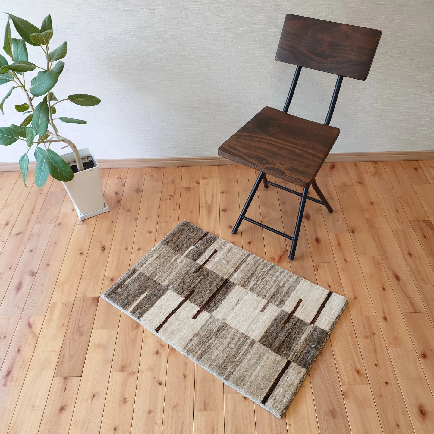 イラン、ネインウールラグ/サイズ:88x135cm….. ..nv1. 【公式通販】