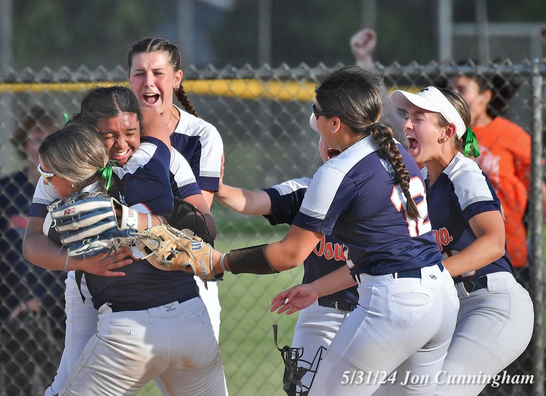 Congrats to the history making @OHSPantherSB! The first Sectional softball championship ever won by my old high school. Tonight, I’m a very proud alum from the OHS Class of 1967. You've come a long way ladies! @JaelynnAnthony1 @kiyahchavez @LudvigsonRikka @OHS_GoPanthers