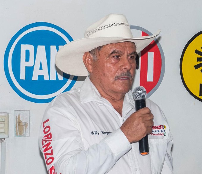 CarlosHidalgoo's tweet photo. Matan a candidato a regidor del Verde a quemarropa en #IzúcardeMatamoros en #Puebla  

Grababa mapacheria que hacía Willebaldo Reyes Méndez, candidato a regidor del PRIAN, y ordenó a su sicario disparar

#Elecciones2024