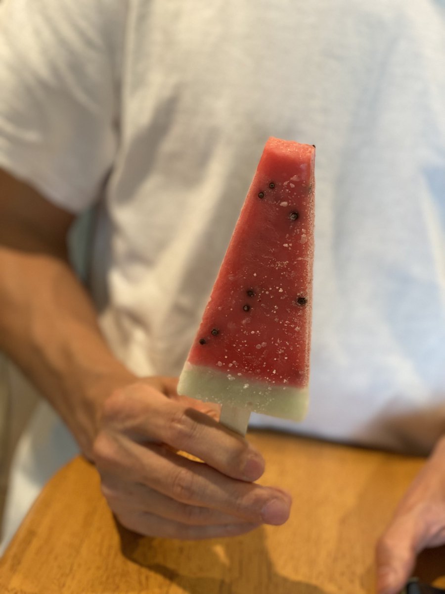 gosekkywatching's tweet photo. 本日の🍉ジュース…ではなく🍉アイス!
@gosekky
#wartermelon https://t.co/zkM8K0hdcp