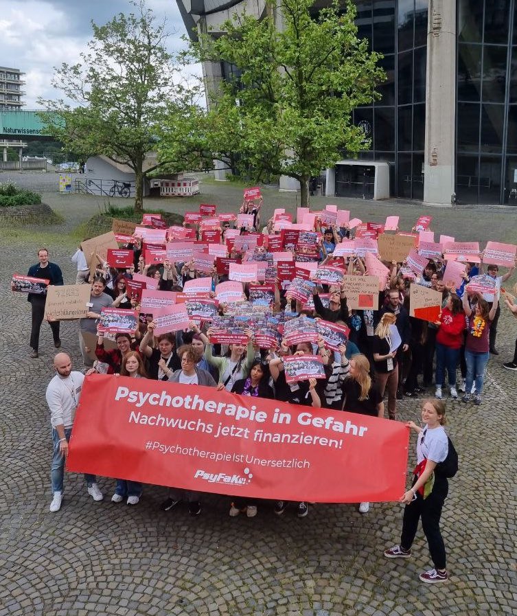 Es benötigt gesetzliche Regelungen für die #Psychotherapie-Weiterbildung im #GVSG. Kommt zur Demo am 6. Juni in Berlin!