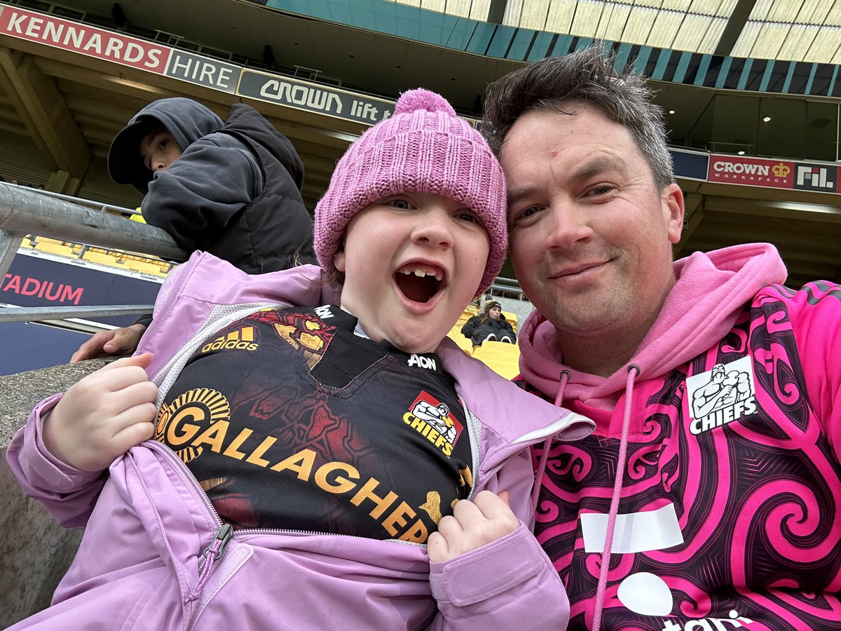 When you end up at the wrong stadium to watch the @ChiefsRugby let’s go @Hurricanesrugby 💪🏼 #hurricanesbigscreen