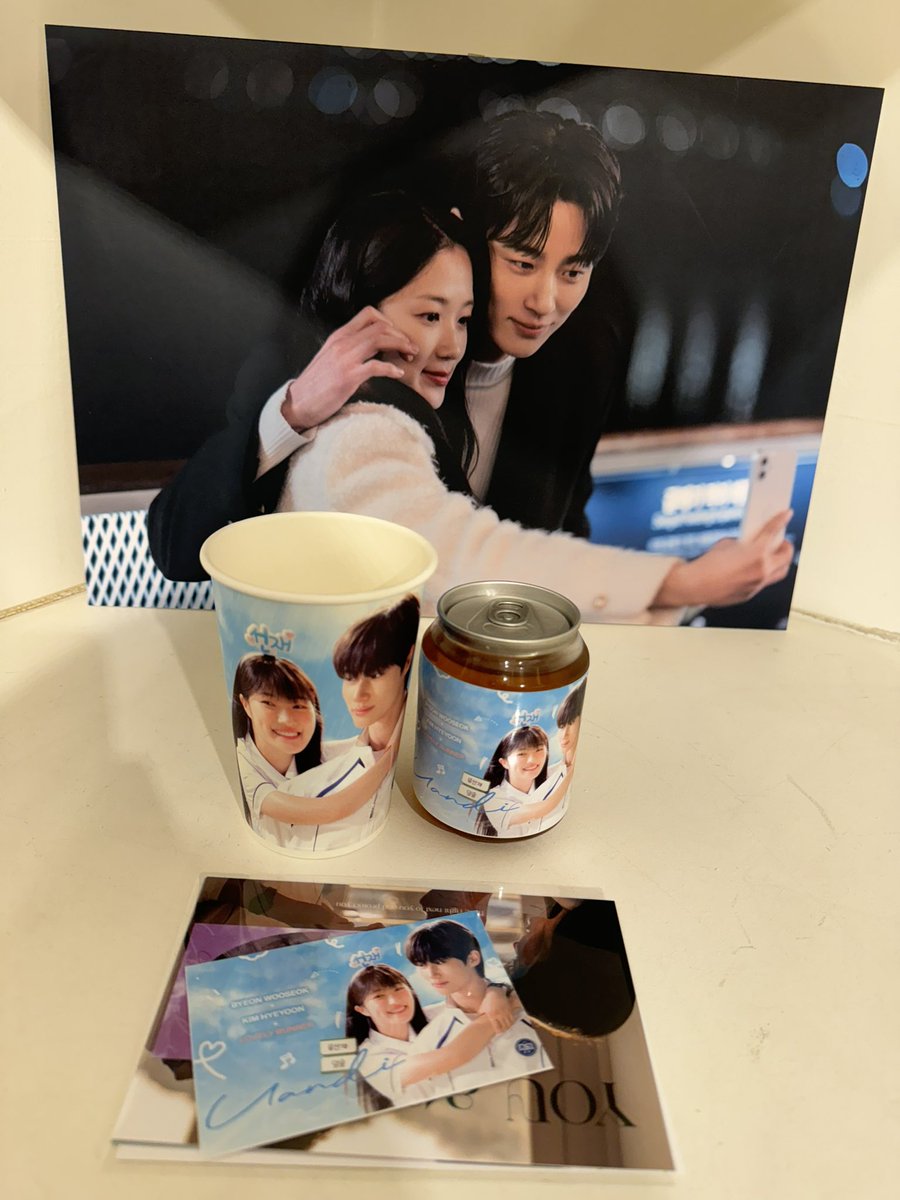 선재솔 카페 다녀왔습니댜💛
예쁜 카페를 준비해주셔서 감사합니다💙

#같이있자_선재솔
#youandi
#변우석 #김혜윤