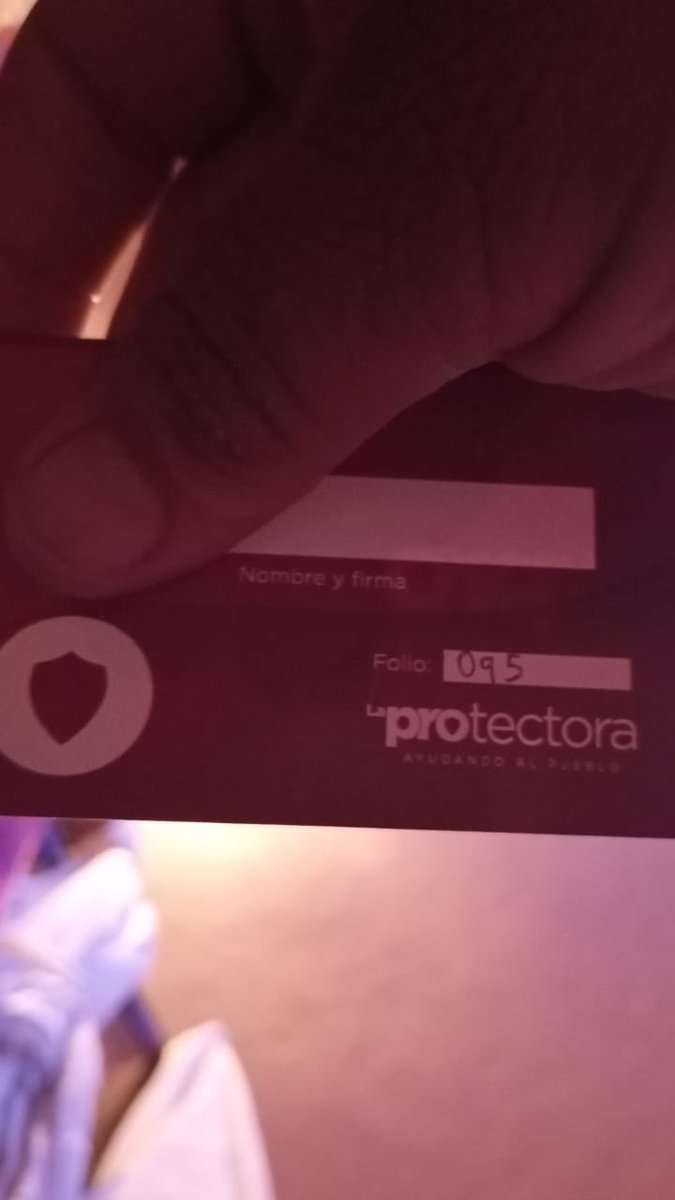 Los de MoReNa haciendo trampas y queriendo comprar la voluntad de la gente. Aquí está la tarjeta que están entregando en #MilpaAlta a cambio del voto. Si mandan foto de la boleta se las activan con mil pesos. Eso es un delito. ¿Y el @iecdmx o el @INEMexico? Callados como momias