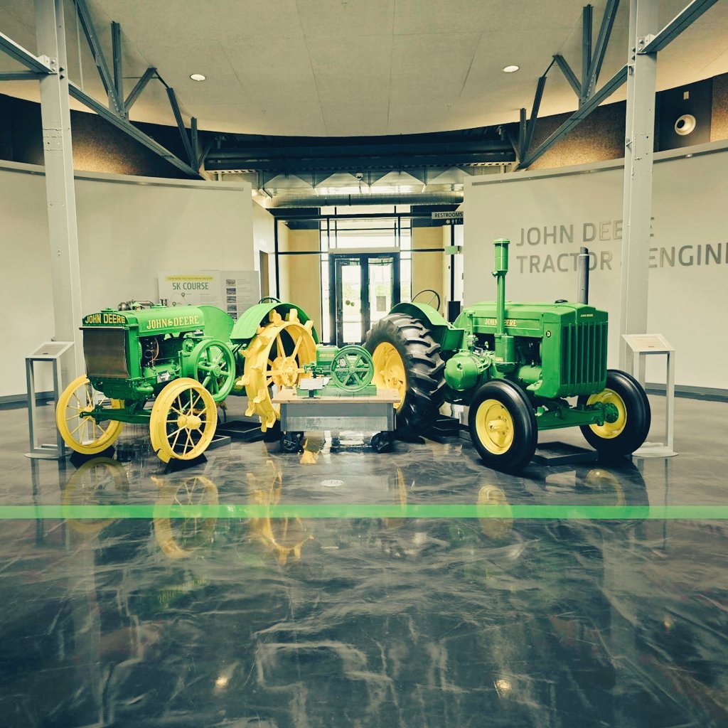 voiceactor's tweet image. SavingAmericana.com moves East in Iowa to the Mississippi,  encountering farmland and a surprisingly charming Dubuque in our search for small town Americana. 
#savingamericana #savinghistory #history #americanhistory
#iowa #farms #johndeere #antiques 
#smalltownamerica