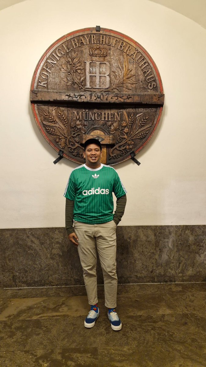 Pengamat Skena dan GenZ Kaos Oversize tweet media