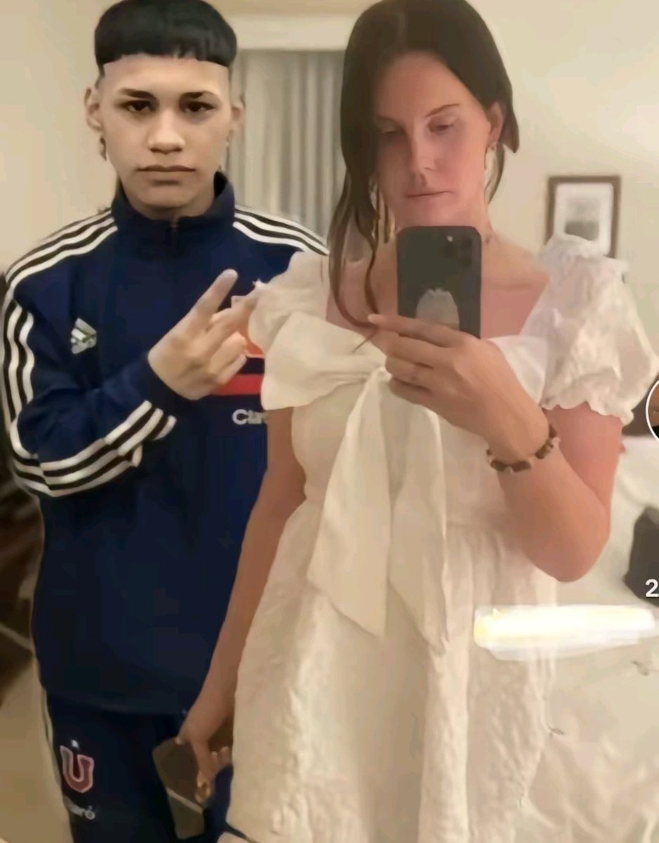 faimbots's tweet photo. la de canciones que jamas en mi vida hubiese escuchado por decisión propia y las estoy escuchando ahora porque me puse de novia con un bandido anuel aa  y no quiero que se aburra de escuchar girly songs en el auto https://t.co/OwWuvIKq4Q