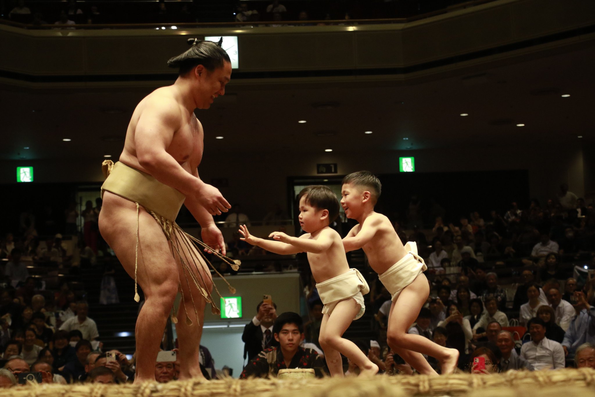 石浦　相撲　引退　お皿 👶👶👶