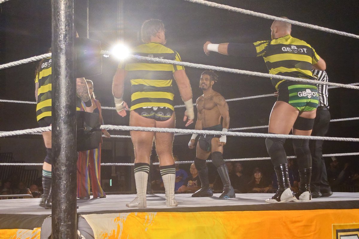 JeffReidUP's tweet image. #NXTTampa Main Event time, and @WesLee_WWE still doesn't appear to have a tag team partner...until HIS music hits. #GBOT