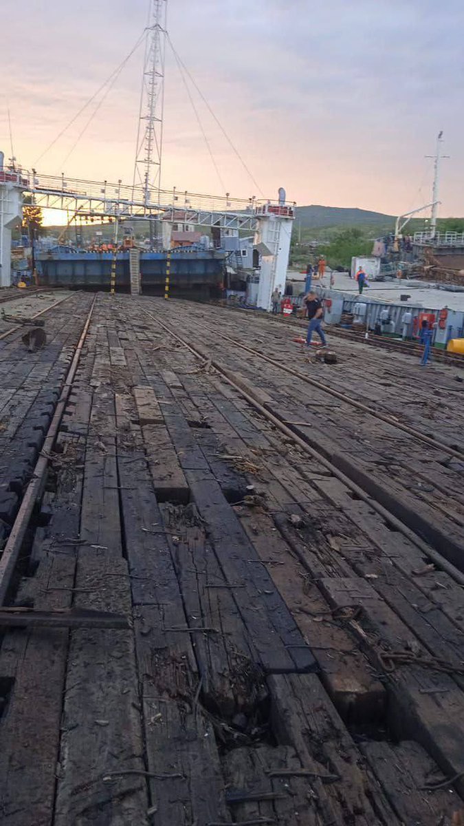MaximIsaev79484's tweet image. The consequences of the APU missile blow, along the railway ferry #Avangarde, in the city of Kerch. What is there a war criminal and cowardly dog ​​#Putin told about the "modern", "combat -ready" Armed Forces of Russia?