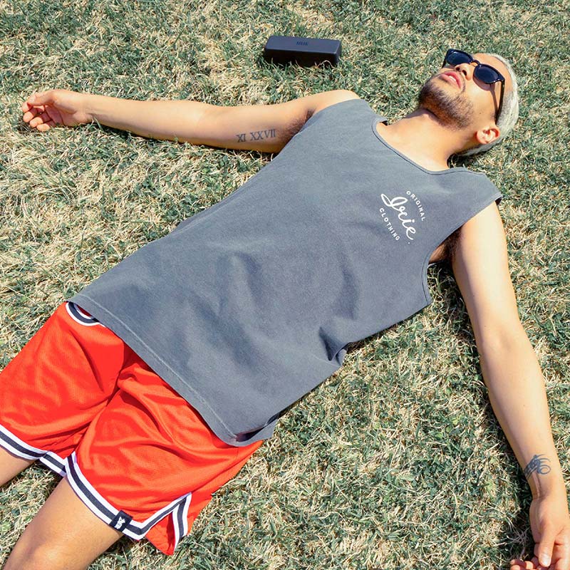 DISSIDENT_OSAKA's tweet image. 【6月1日(土)発売】

IRIE by irielife(アイリー バイ アイリーライフ) “CURSIVE LOGO DYE TANK TOP”

dissident1.com/product-list?k…

ピグメント染め加工を施したタンクトップ。
製品染めを施すことにより生地にあたりを付け、古着のような風合いを表現。

#IRIE
#アイリー