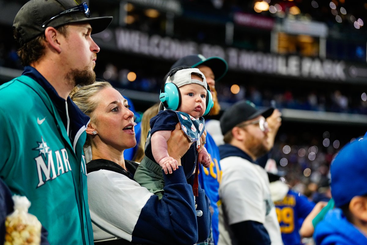 Mariners's tweet photo. Y'all outdid yourselves tonight! 👏 https://t.co/Faj0EZR5mE