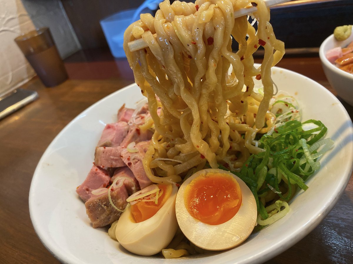 ShunOkuu's tweet photo. 写真見ただけで食べたくなる🍜 https://t.co/DAgv6wxZPe