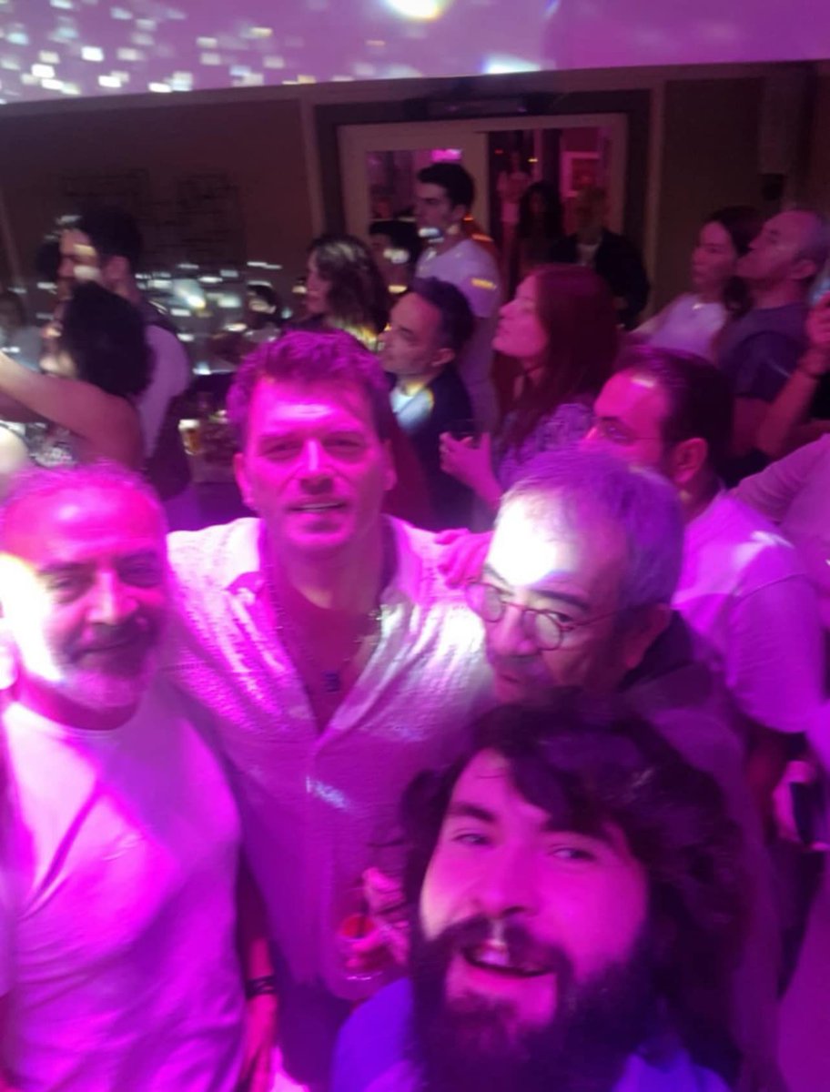 🆕 | Kıvanç Tatlıtuğ, Kenan Doğulu, Selçuk Yöntem ve Yılmaz Erdoğan, Kenan Doğulu’nun doğum günü partisinden.