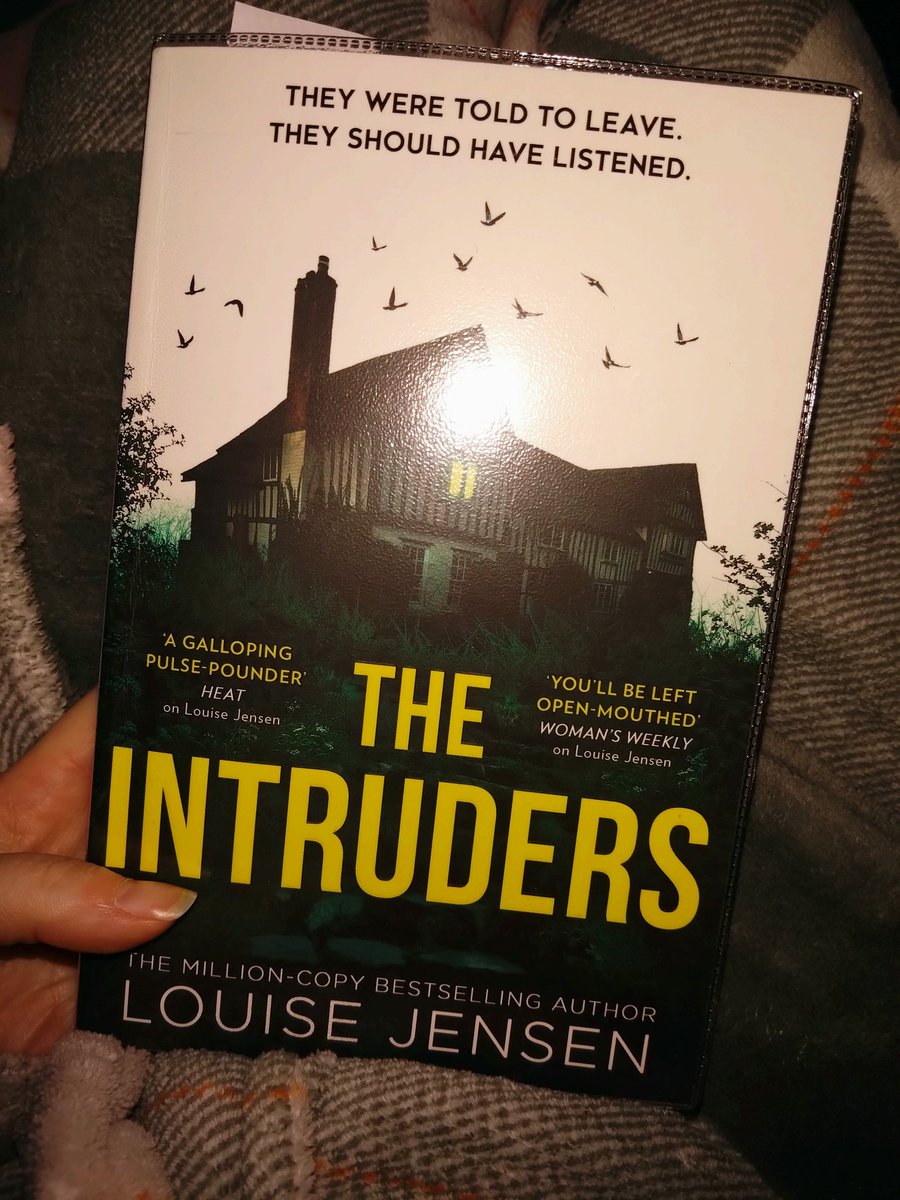 Getting up very, very early (😴) with my youngest means I've been able to carry on with this incredible book that I started last night; The Intruders by <a href="/Fab_fiction/">Author Louise Jensen</a>. I've just got to a huge twist that I did not see coming AT ALL 👀
