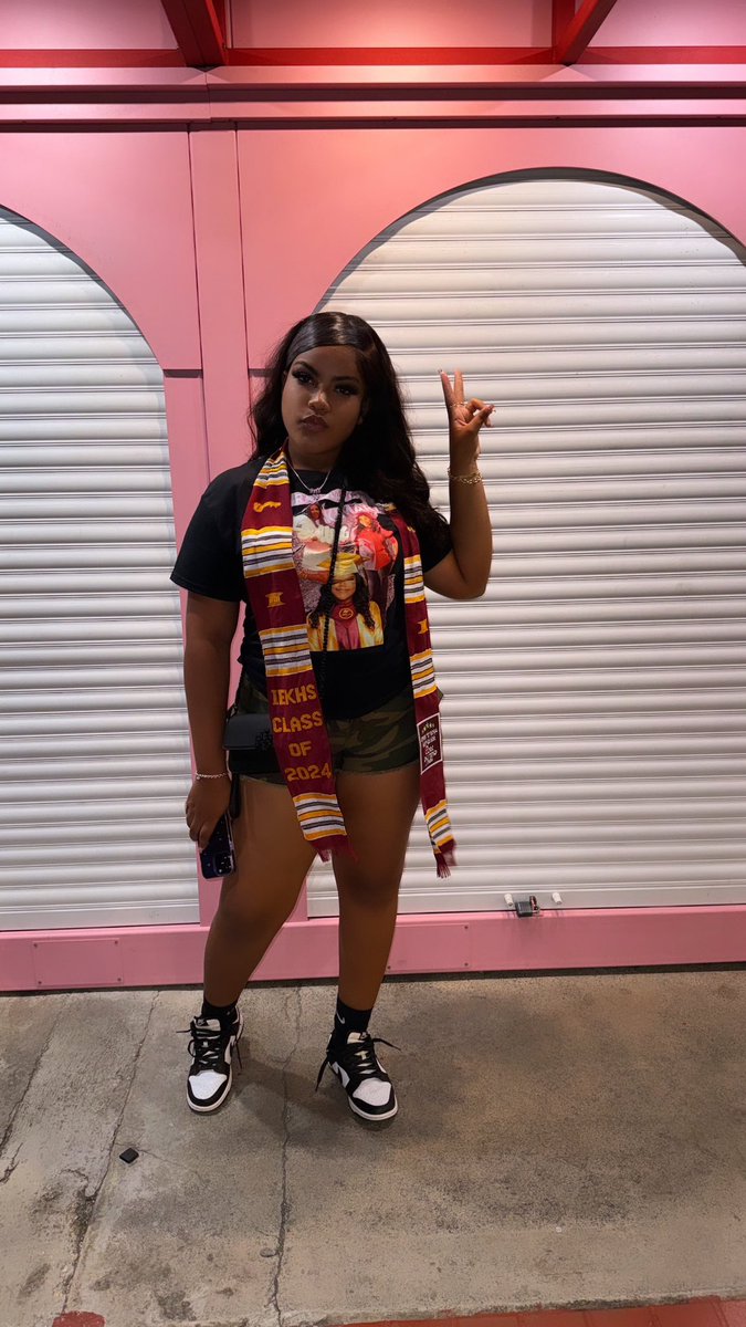 kimariejardenae's tweet image. 🎓
#gradbash
#iloveblindearzz