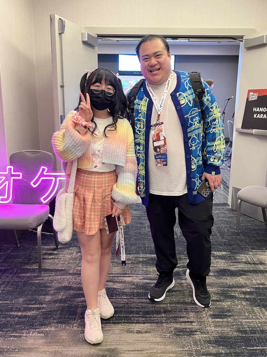 DelisiVT's tweet photo. i accidentally met @scarra?! 

#offkaigen3 https://t.co/3BjjUFAlPh