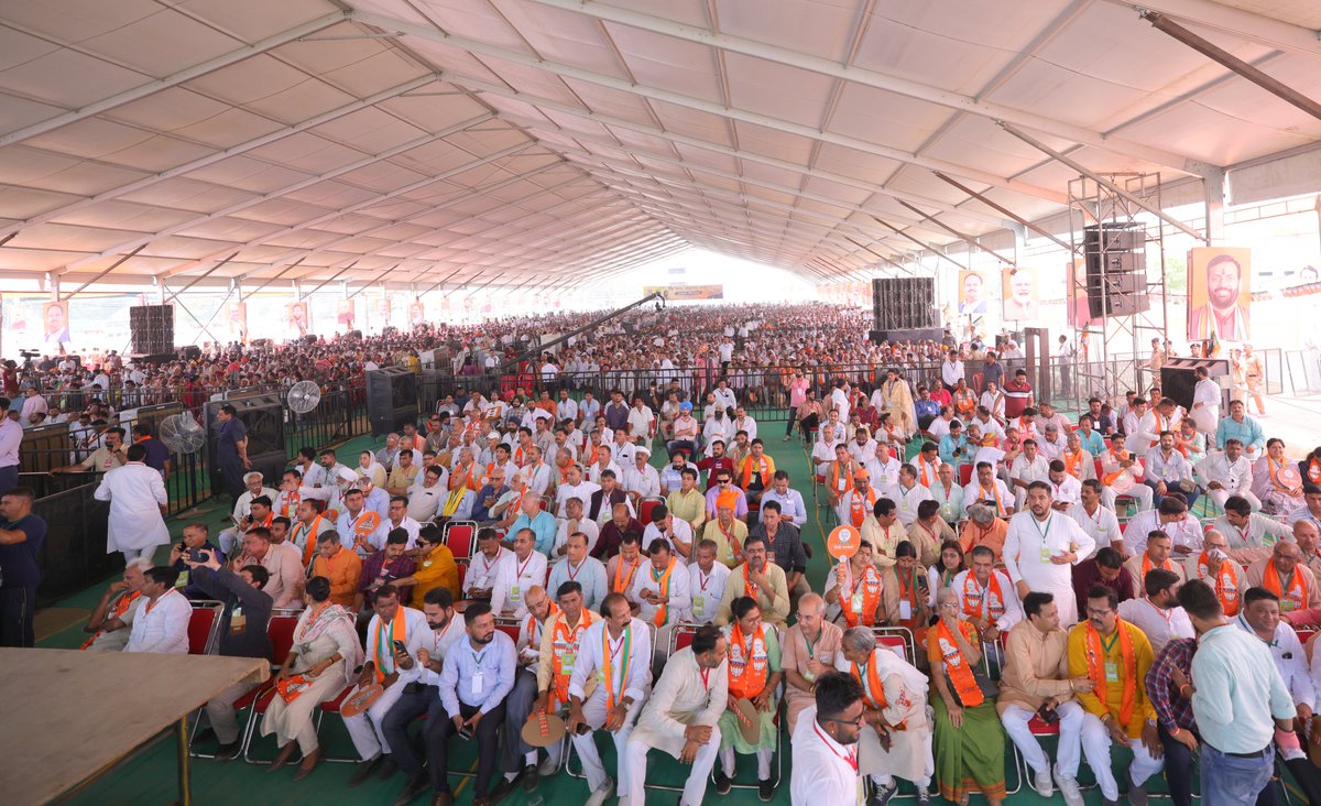AmitShah's tweet photo. करनाल जनसभा में प्रचंड बहुमत का आशीर्वाद देने आई जनता का ह्रदय से धन्यवाद करता हूँ। https://t.co/TQaSN7asH4