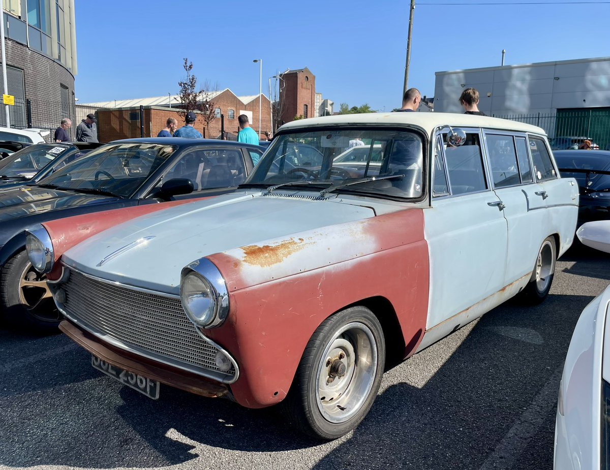72Chip's tweet image. Is there anything cooler than a classic British estate car. Mk1 Ford Cortina, Vauxhall Victor or Austin Cambridge? #carsandcoffee Liverpool