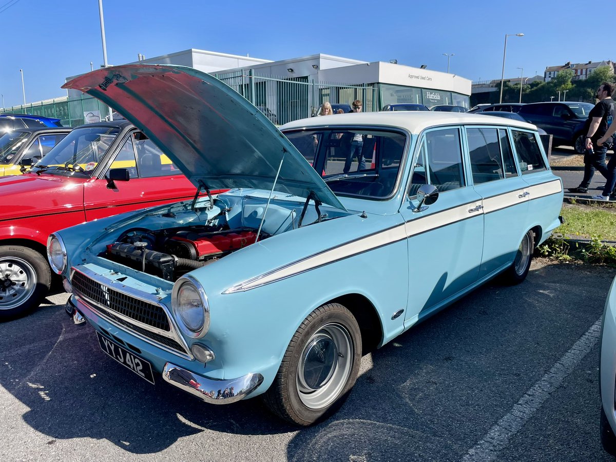 72Chip's tweet image. Is there anything cooler than a classic British estate car. Mk1 Ford Cortina, Vauxhall Victor or Austin Cambridge? #carsandcoffee Liverpool