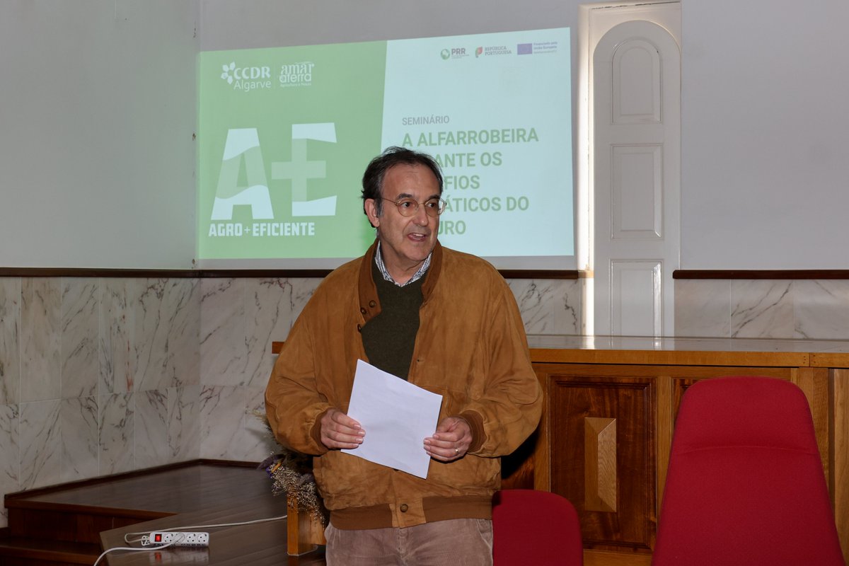 AlgarveDrap's tweet photo. Casa cheia no Seminário “A Alfarrobeira perante os Desafios Climáticos do Futuro” [16 de maio, S. Brás Alportel], um tema da pauta da Agricultura, sobretudo no Algarve, onde o acentuado aumento da temperatura e a menor precipitação desafiam continuada e progressivamente o setor. https://t.co/b1pkKE6tsS