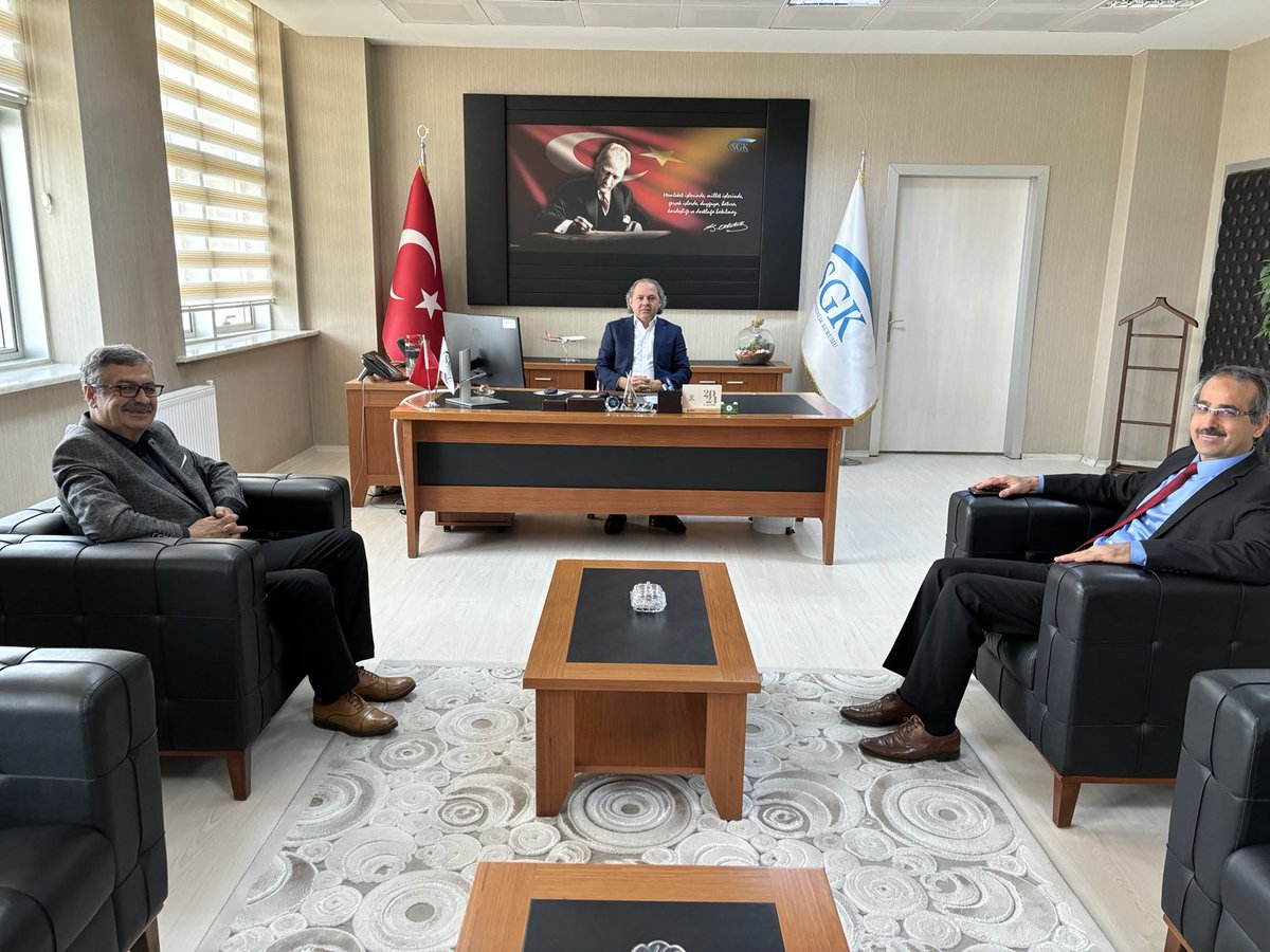Konukseven's tweet photo. Konya SGK il Müdürü Hemşehrim Murat Yavuzu ziyaret ettim.Teşekkür ederim. https://t.co/hDID9Hvjl9
