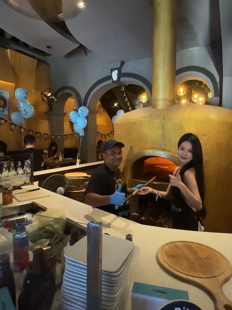 跟BG在槟城一起过披萨节～
还体验了一下亲手做披萨🍕

#bitget @xiejiayinBitget @Bitget_zh https://t.co/npEmdpz5kV