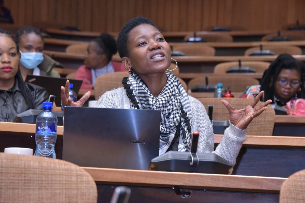 @Unisa scholars having a robust conversation on 'Bridging the Gap Between Science and Society: Fostering Research and Innovation for Societal Impact' at the 2024 #UnisaRandiWeek. #UnisaRandi