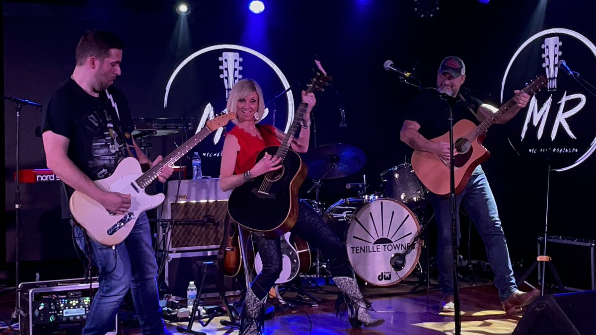 Next up!! This Thursday 7-9 at Groovin’ in the Grove at Stateline Ballpark Park, West College Corner! Check our website or Facebook for event details. 💃🏼