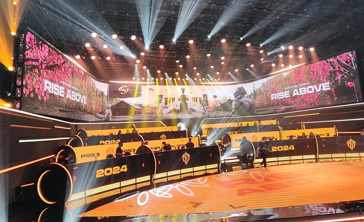 We are about to start #PGS3 Shanghai! Who's on your top 3? Working the desk with @Kaelaris Casters @TheNameIsToby @Porosaurus_NA stage @fattybunny1123 Twitch / pubg