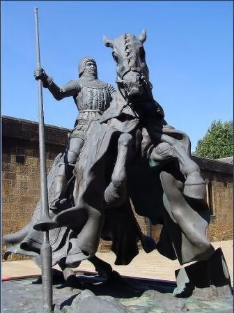 #onthisday 20th May 1364 was born Sir Henry Percy, known as Hotspur, at Alnwick Castle. An ambitious and charismatic heir to the Earl of Northumberland who was to meet his death at the Battle of Shrewsbury against King Henry IV in 1403. Dramatic statue in Alnwick Castle.