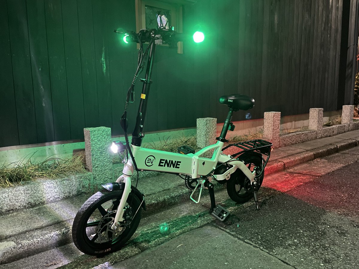 ENNE_INFO's tweet photo. T350Proの発送も間近に迫ってきました!!
特定原付は昼前・夜間問わずライトをつけることが義務付けられています。
安全に乗っていただくためにも、ライトが切れた場合は、すぐに交換してください!
#ENNE #発電
#ENNET250 #ENNET350
#ENNET350Pro #特定小型原付 https://t.co/dZzfDOUiUv
