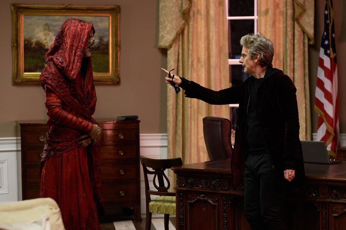 #MondayMemories (May 20, 2017): The #DoctorWho episode, #Extremis, aired. The Pope asks the #TwelfthDoctor (#PeterCapaldi) to uncover dark secrets of the Veritas. #BillPotts (@Pearlie_mack) and #Nardole (@RealMattLucas) join in to help, but then it only gets more dangerous.