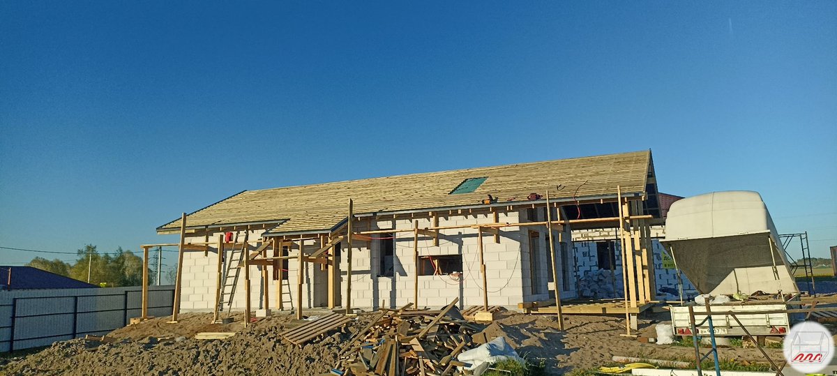 shans_spb's tweet image. Закончили обрешётку нашего типового дома в Красном Бору

#стройка #дом #одноэтажныйдом #обрешетка #андрейшанс_красныйбор2