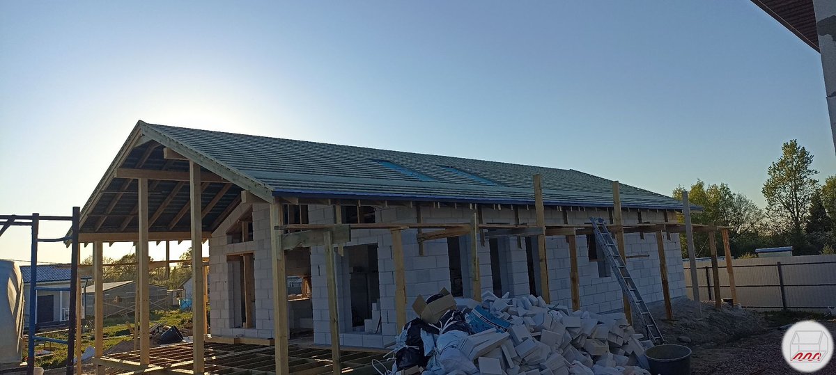 shans_spb's tweet image. Закончили обрешётку нашего типового дома в Красном Бору

#стройка #дом #одноэтажныйдом #обрешетка #андрейшанс_красныйбор2