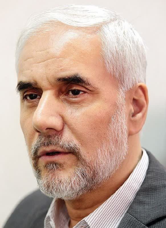 دیدی!؟آخرتت رو به دنیا فروختی
حالا چطور میخای از این سیدحلالیت بطلبی؟
بندگان دنیا فهمی جز شهوت قدرت ندارند
آقای مهرعلیزاده خدابخواهدعزت بدهدبه کسی که به او گفتی۶کلاس سوادداردرا 
انتخاب میکندوشهادت روزی اومیکند 
حالاتوودوستانت بنشینیدحسرت بخورید 
#سیدالشهدای_خدمت 
#یادگار_بهشتی