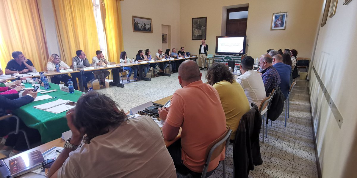 cislcatania's tweet photo. #sicurezzasullavoro corso RLS/RLST @MasinoSerrago, coordinatore #OPRA (Organismo Paritetico Reg x l’Artig.) Sicilia x @CislSicilia, con “#Prevenzione e tutela della salute e sicurezza: il ruolo degli organismi paritetici. L’impegno dell’OPRA”.
#fermarelasciadisangue https://t.co/9TTG5D9nCH