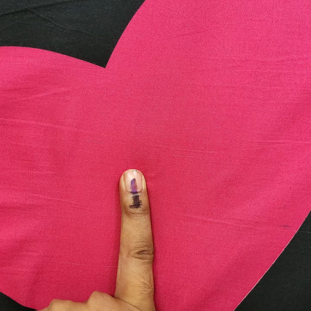 They say "Mere Ek vote se kya hoga?"
By Voting we add our voice to the chorus, that forms opinions &amp; tlhe basis for actions, which that will build the future of our country
So Ek Vote se farak padta hai 

#Elections #lokshabhaelection2024  #Mumbai #everyvotecounts #votefornation