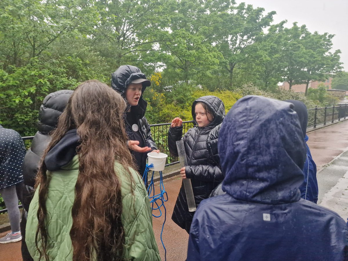 The River Gwenfro Together project in partnership with @WelshDeeTrust had a wet afternoon last week visiting the River Gwenfro. Testing the water, it was the 1st time they have received a pollution level of significance - the turbidity (how cloudy the water is!) #Wrexham #River