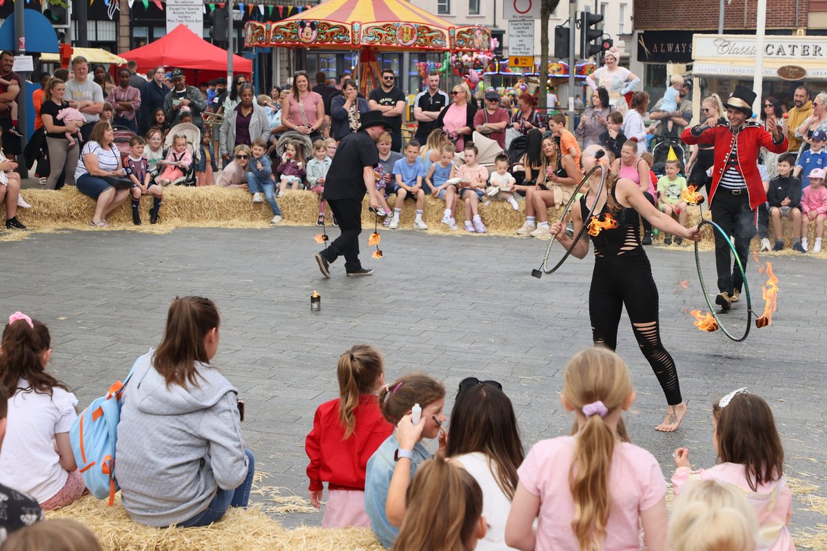 A fabulous time was had by all on Saturday 18th May for Cirque du North Notts 🎪

This event was new for 2024, and it was a huge success! The crowds of Worksop enjoyed a range of circus entertainment, rides, stalls, a trail, freebies,  performances from A Million Dreams & more 🎤