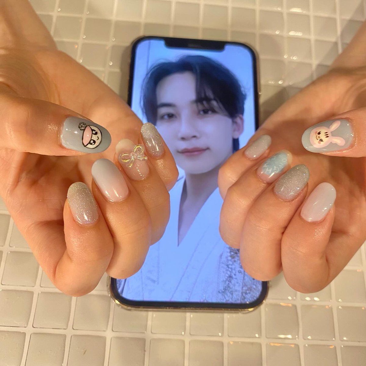 mai9973_'s tweet photo. セブチライブに向けて
オタネイルしてもらった💅✨

見えにくいけどジョンハンの名前も入るの💎
まじで可愛くてずっと爪見てる😚

#seventeen https://t.co/FCaUbth3uY