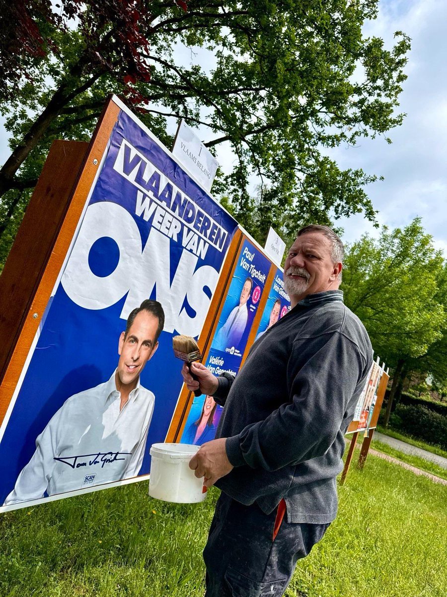 Het <a href="/vlbelang/">Vlaams Belang</a> lanceert een sprekende affiche! 🤩

1️⃣ Installeer de Vlaams Belang Applicatie (app.vlaamsbelang.org)
2️⃣ Scan de affiche en zie hoe die tot leven komt
3️⃣ Deel het filmpje met vrienden en collega’s!

Vlaanderen weer van ons! 💪🏻