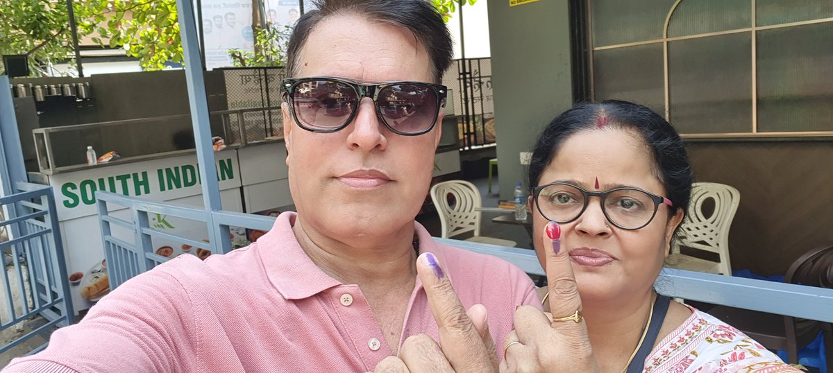 jhashyam's tweet image. पाँचवें चरण में मुंबई  में चुनाव है आज।
वैसे चुनाव चाहे जितने भी चरणों का हो वोट तो प्रभु श्रीराम के चरण में ही समर्पित है।
#piyushgoel
#mumbainorth
#AyegaToModiHi
#AbkiBaar400Paar